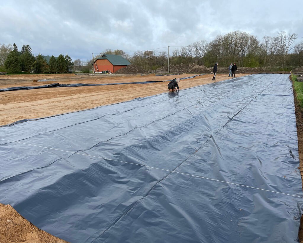 Pramonių grindų betonavimo paslaugos: Grunto tankinimas prieš betonavimo darbus. Teikiame paslaugas Lietuvoje, Tauragės regione: Šilutėje, Raseiniuose, Pagėgiuose, Šilalėje, Jurbarke.