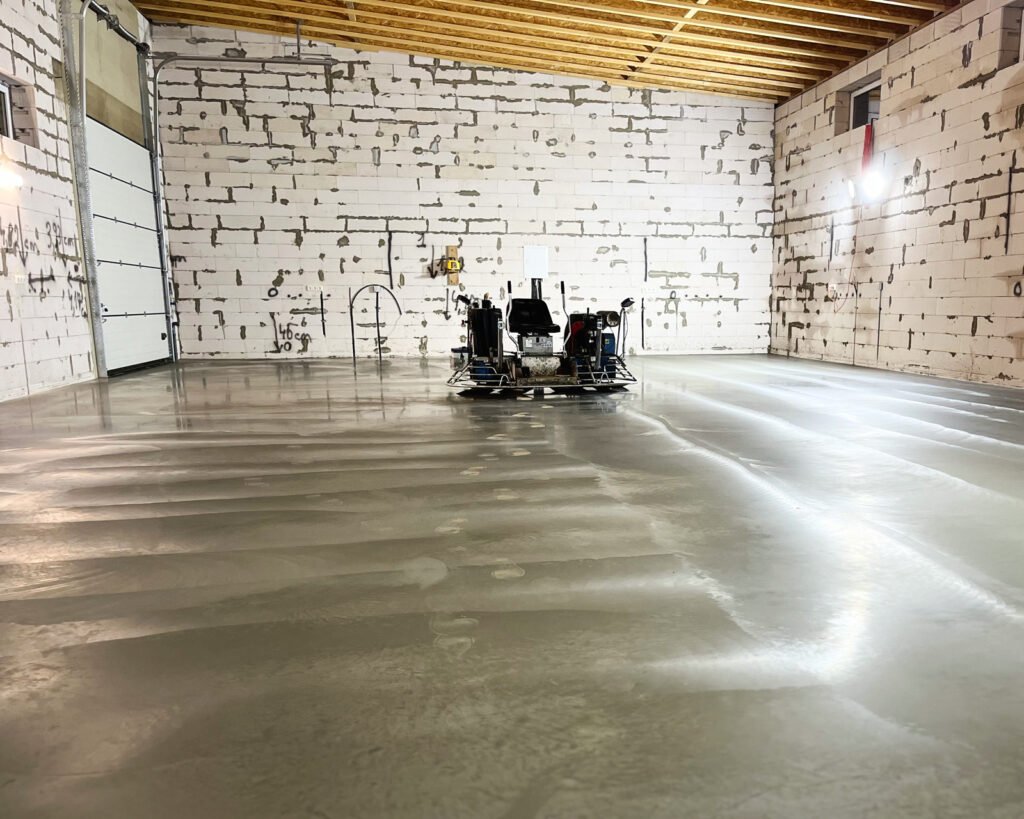 Pramonių grindų betonavimo paslaugos: Zemes ukio logistikos centru pramoniniu grindu slifavimas. Teikiame paslaugas Lietuvoje, Tauragės regione: Šilutėje, Raseiniuose, Pagėgiuose, Šilalėje, Jurbarke.