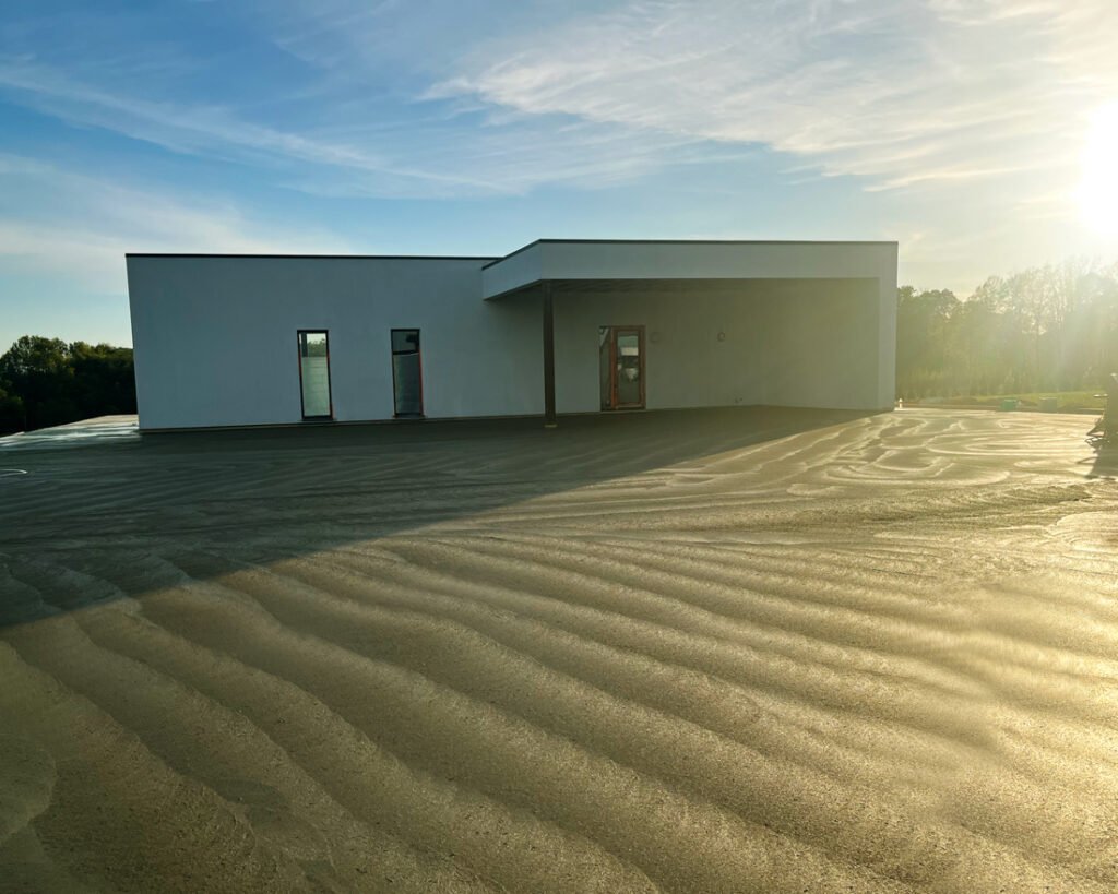 Pramonių grindų betonavimo paslaugos: individualių namų kiemu ir aikšteliu betonavimas. Teikiame paslaugas Lietuvoje, Tauragės regione: Šilutėje, Raseiniuose, Pagėgiuose, Šilalėje, Jurbarke.