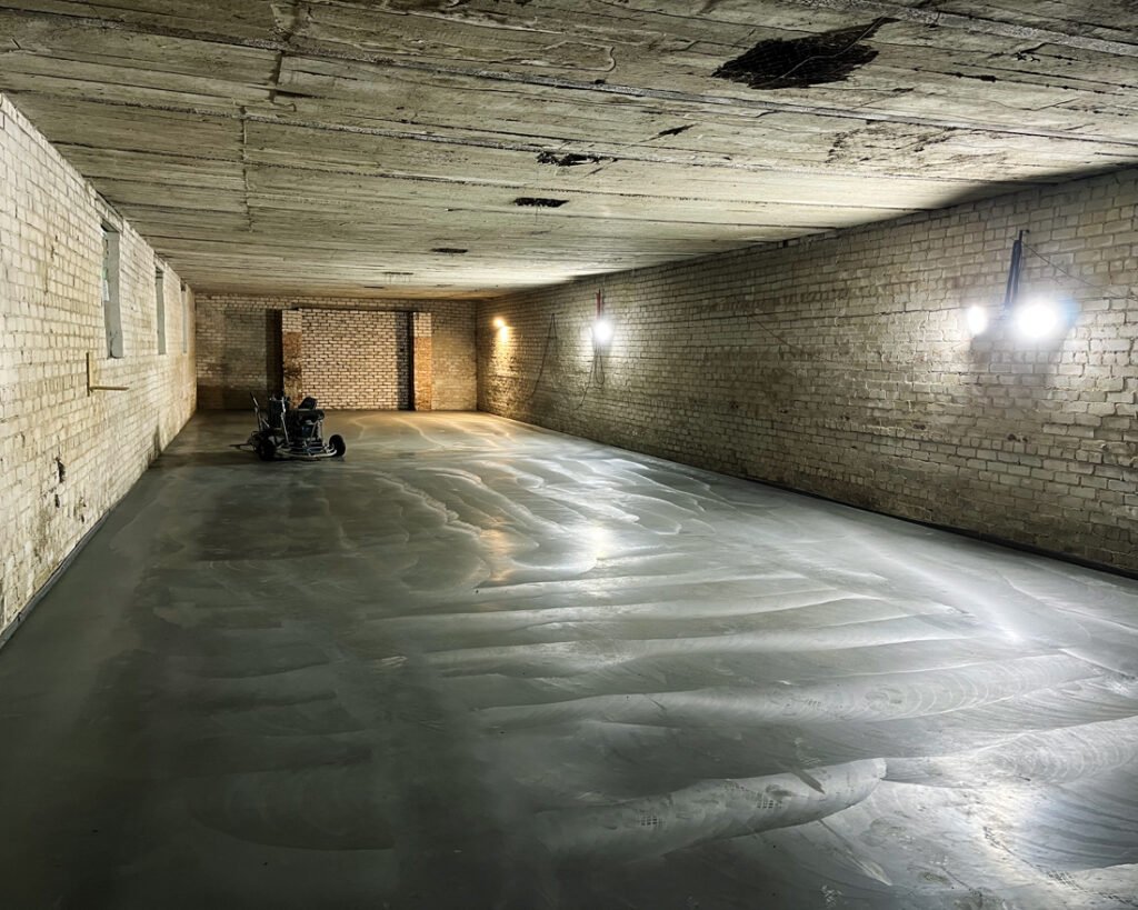 Pramonių grindų betonavimo paslaugos: ukiniu pastatu grindu betonavimas irengimo darbai. Teikiame paslaugas Lietuvoje, Tauragės regione: Šilutėje, Raseiniuose, Pagėgiuose, Šilalėje, Jurbarke.