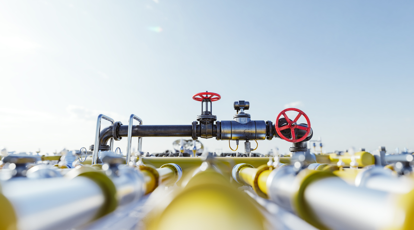 Biometanas: Gas tap with pipeline system at natural gas station.. Biometano stotelių žemėlapis Lietuvoje